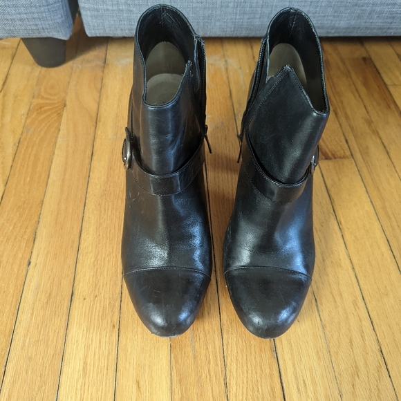 Maxstudio black leather booties heels boots 9.5 - Picture 6 of 10